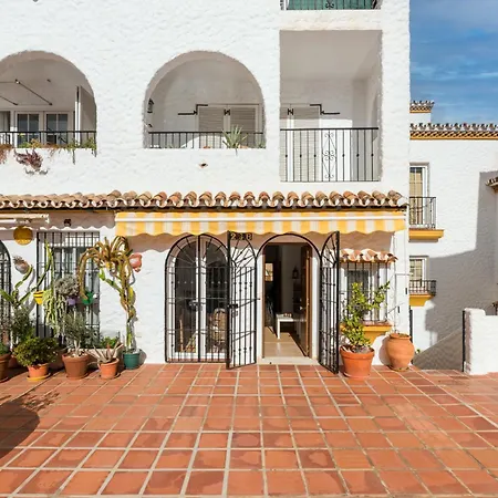 Apartment Tio Charles De June - Charming 2 Bedroom Benalmadena