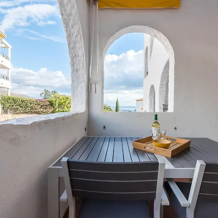 Apartment Tio Charles De June - Charming 2 Bedroom *